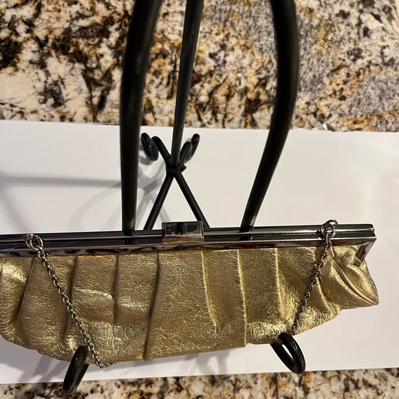 Vintage Handbag Gold Clutch leather lined with Chain - Picture 3 of 11